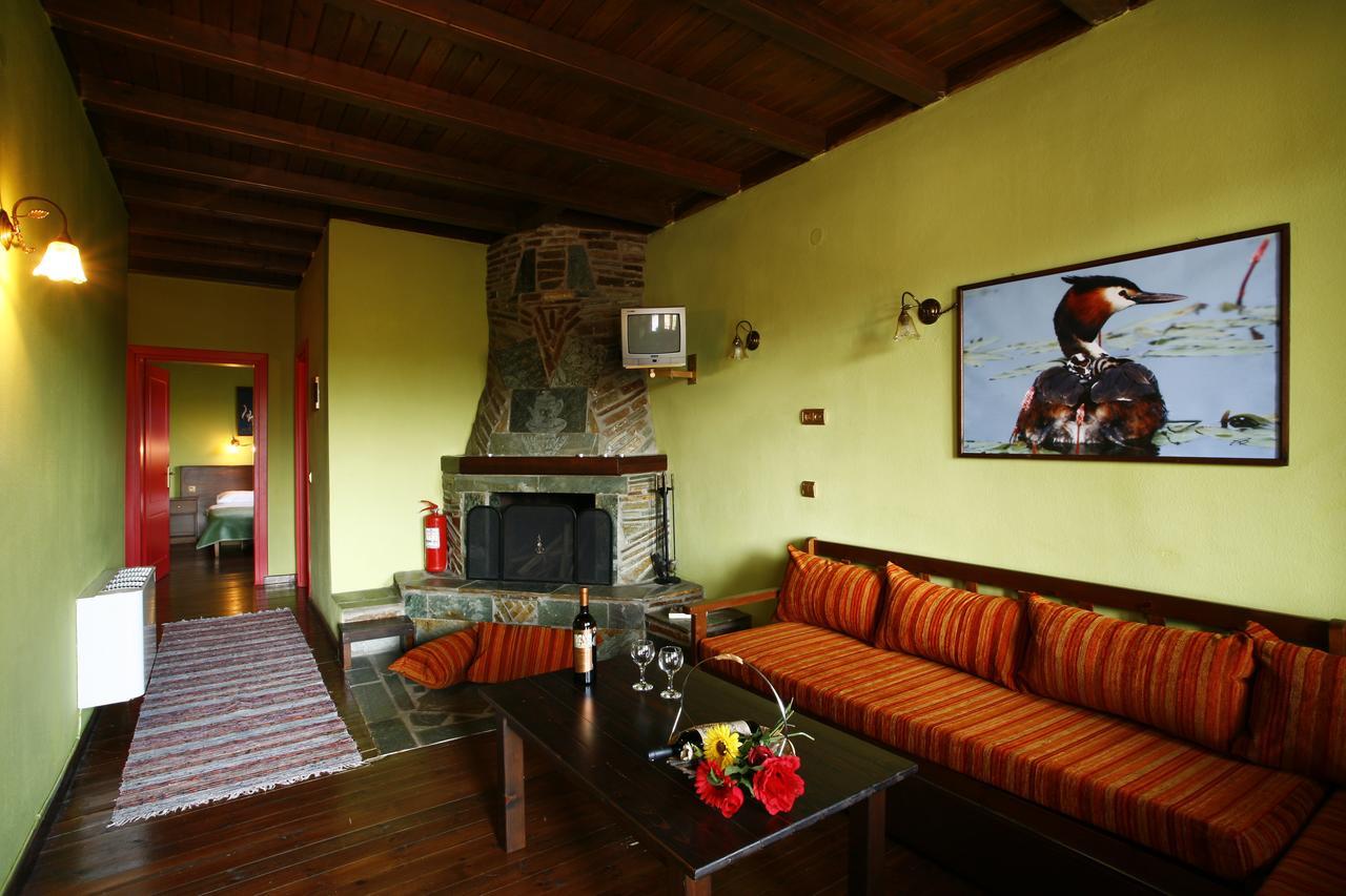 Morfi Hotel Lago Kerkíni Esterno foto