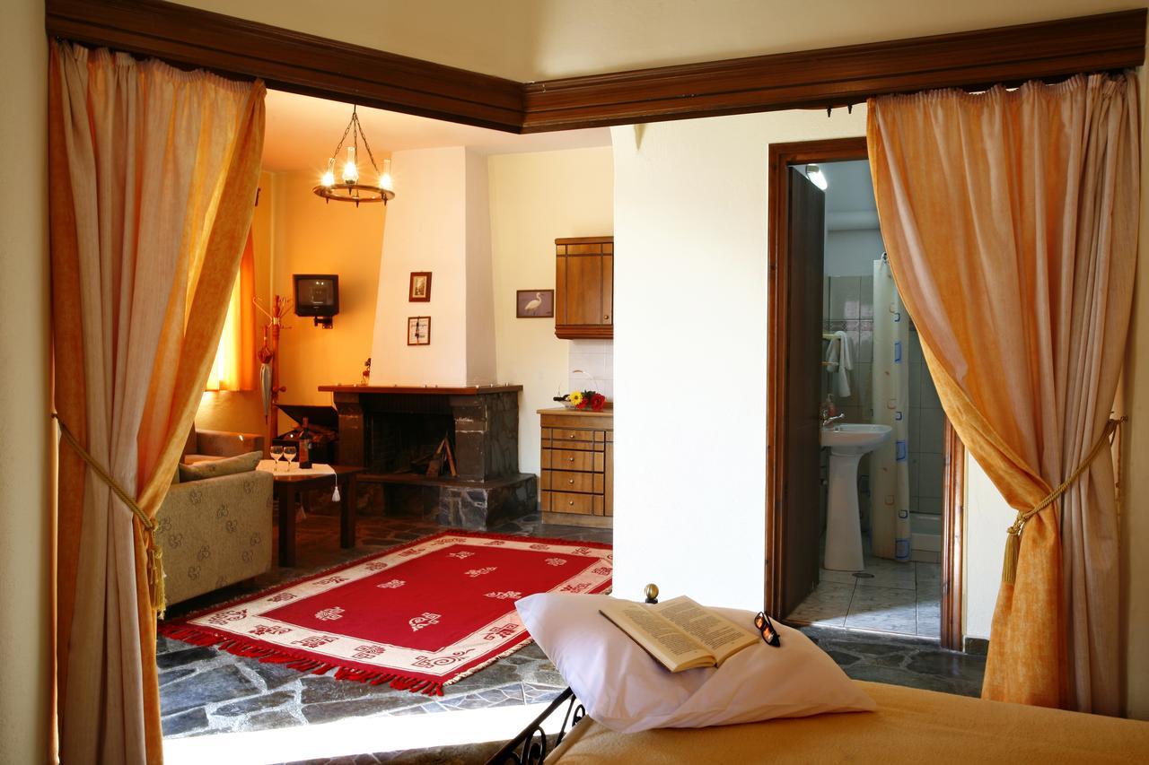 Morfi Hotel Lago Kerkíni Esterno foto